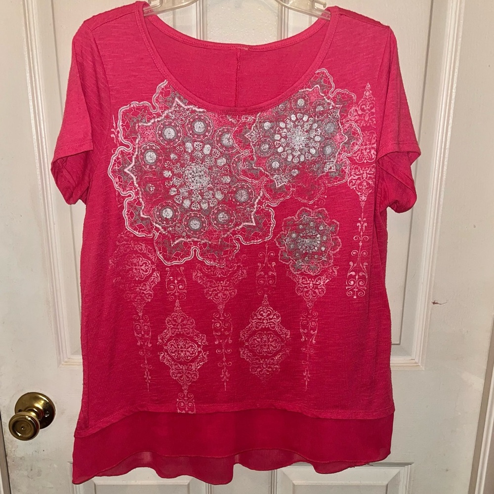 Women’s Short Sleeve Print Top. Sz XL (Bust 44).